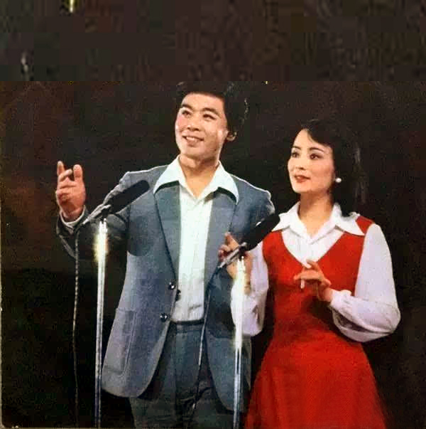 王洁实悼念歌唱家谢莉斯,歌唱家王洁实与谢莉斯分别多大