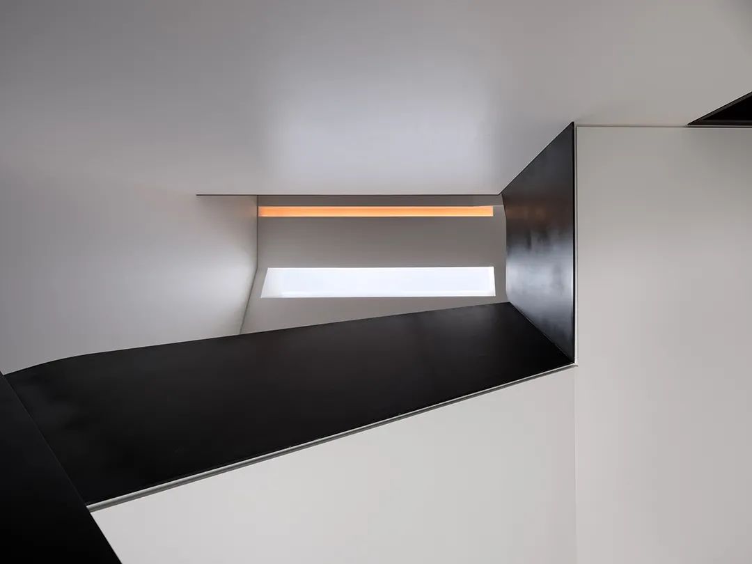 4个设计师设计办公台布局,设计师最佳农村房屋设计