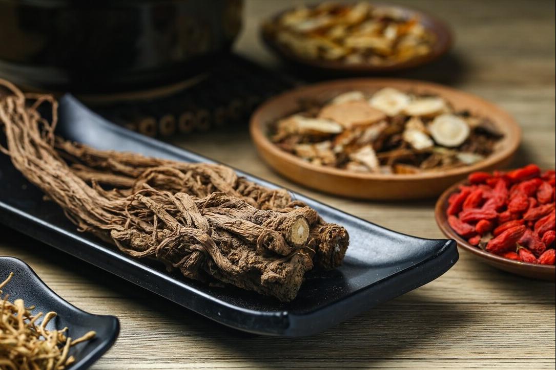 月经总是推迟吃什么中成药调理,中医治疗月经推迟11天按摩穴位