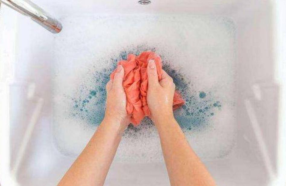 内裤上有分泌物什么原因,为什么内裤总是有分泌物