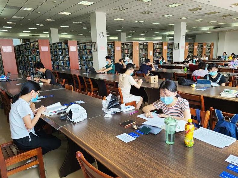 树立榜样人物、提升审美认知，对学生认知思维发展的促进作用