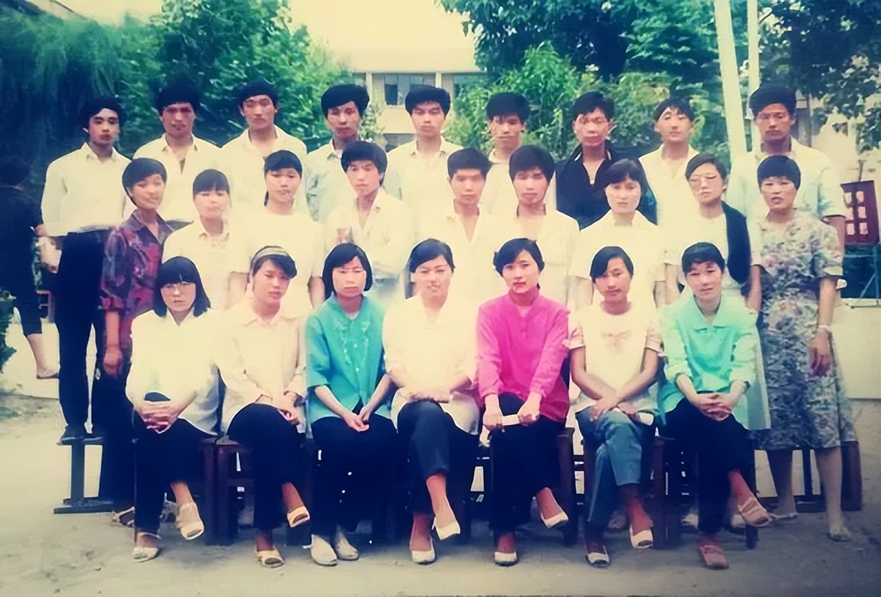 涓浗涓亴瀛︽牎姒傝,涓笀瀛︽牎