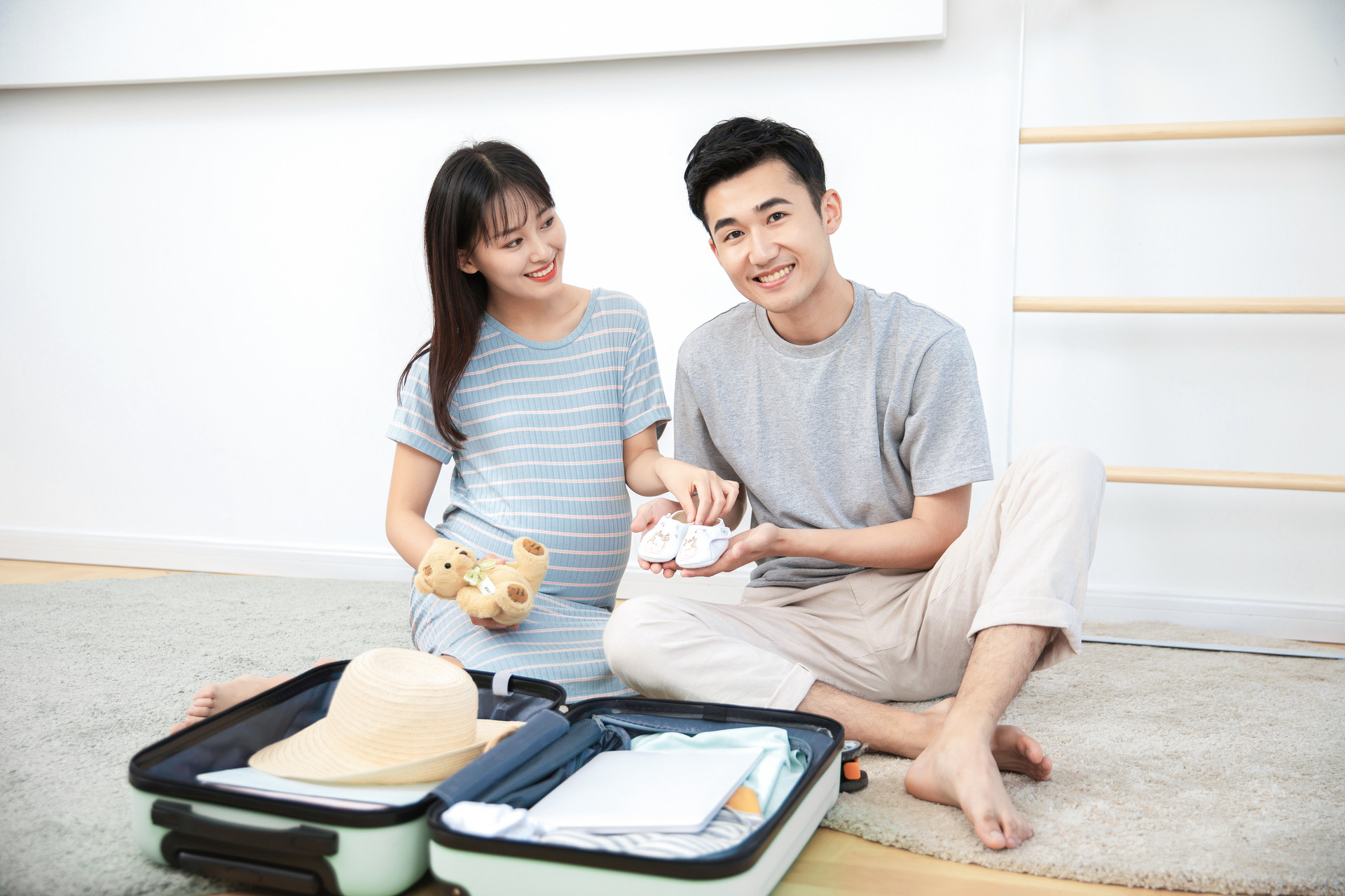 孕妇怀胎十月水果对比图,一张照片带你看孕肚