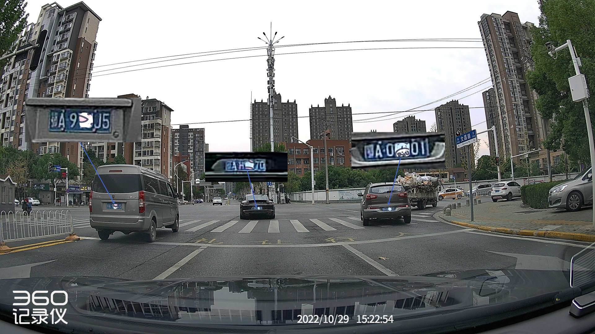 4K画质+四代鹰眼夜视+轨迹AI检索——360行车记录仪G900