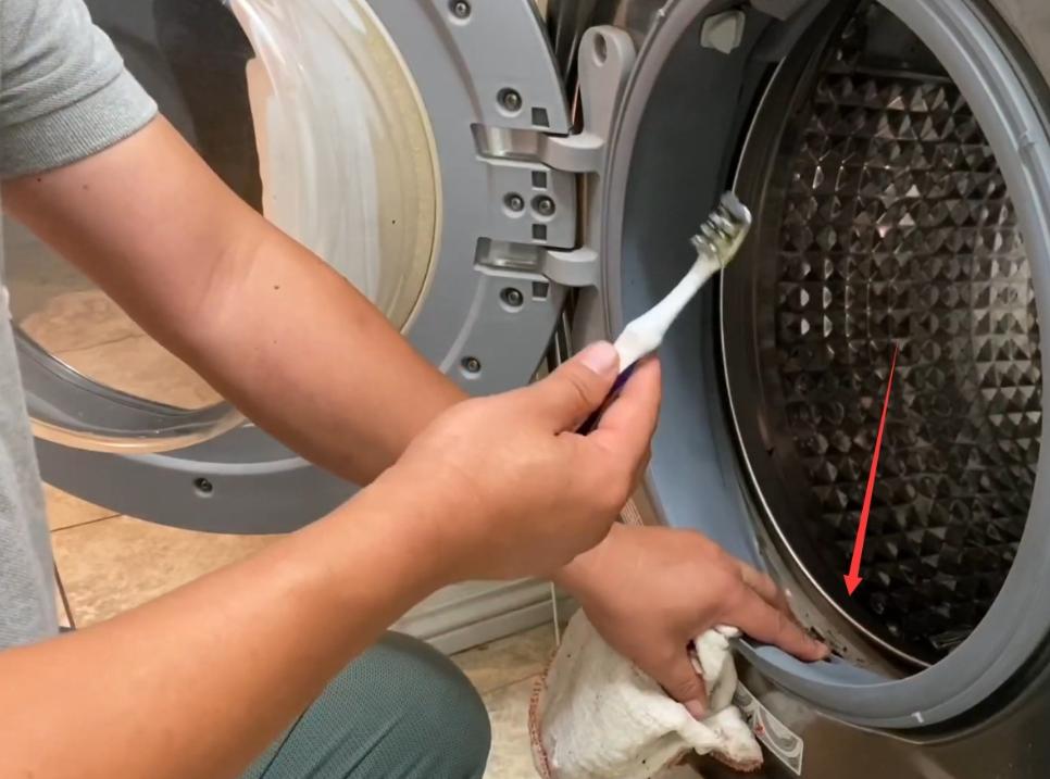 家里自己清洗洗衣机的做法,洗衣机清洁简单实用的小妙招
