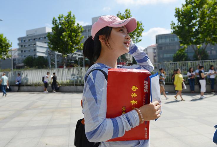 “后悔出省上大学”,江苏女生发出感慨,揭开异地学子的难处