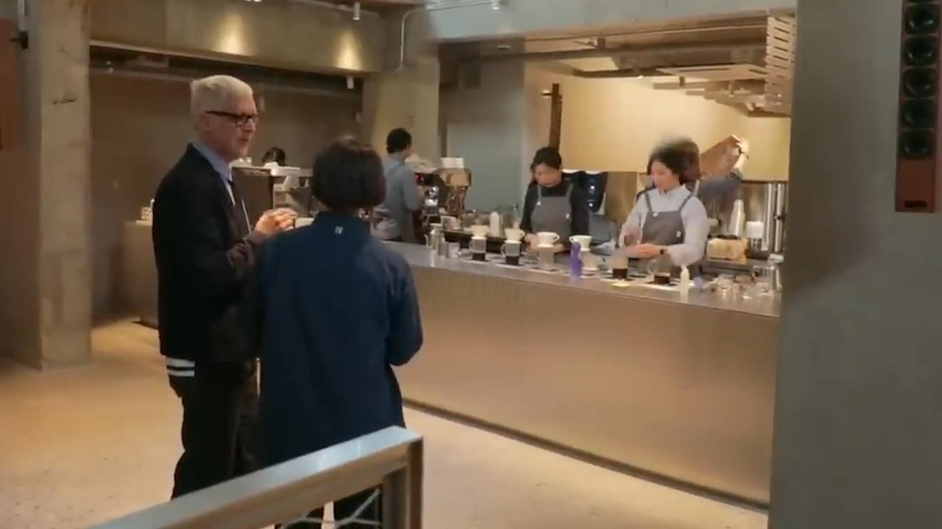 一天只睡三个小时靠咖啡解困,一天只睡四小时四杯拿铁能挺住吗