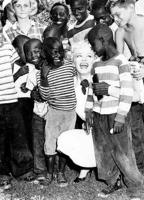 玛丽莲梦露为什么是笨蛋美人,一代美人玛丽莲梦露