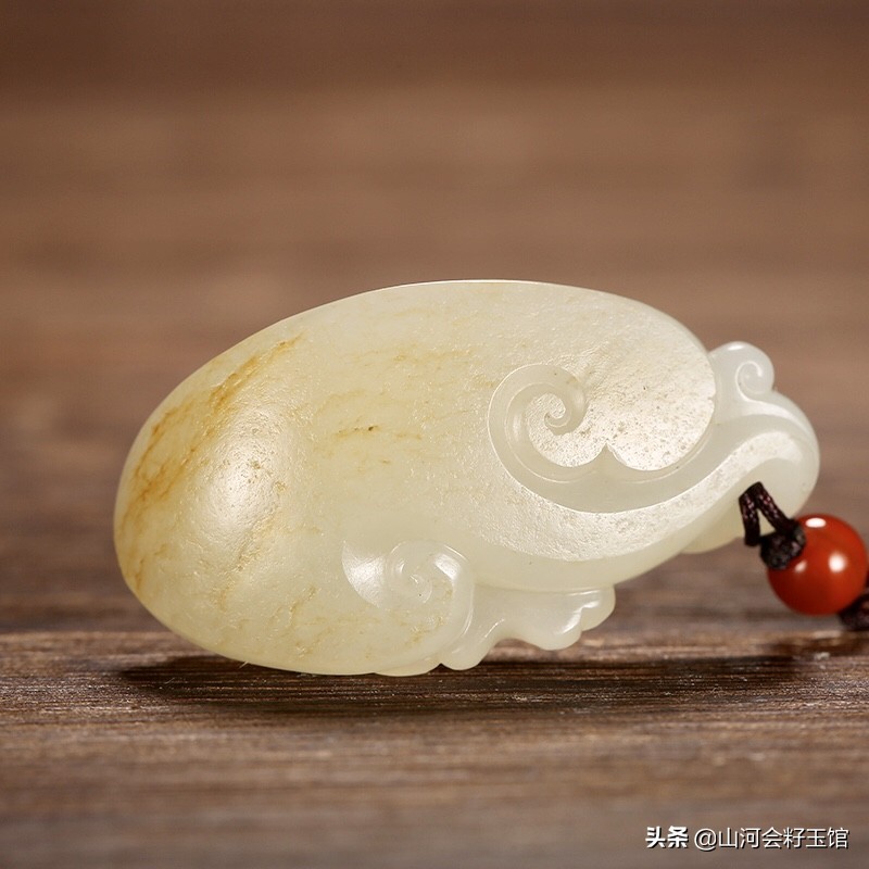 假的和田玉戴着对身体有害吗,和田玉戴久了会价值越来越大吗