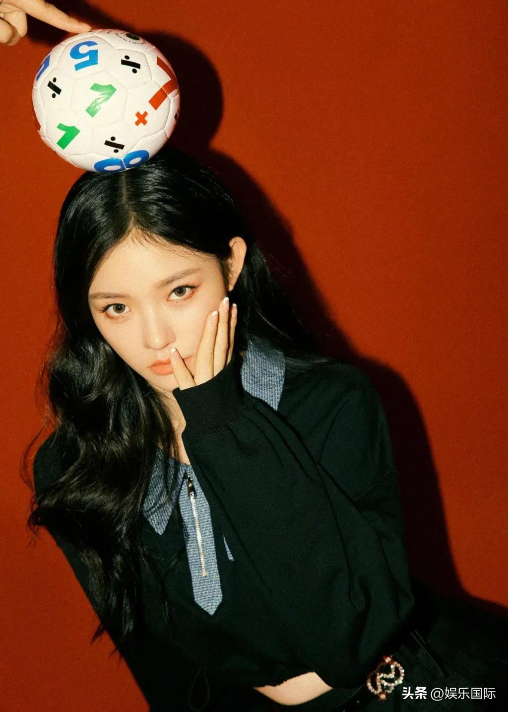 林允抱着白敬亭,林允抱人