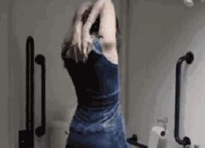 连体裤女款如何上卫生间,女生夏季连体裤的正确上厕所方法