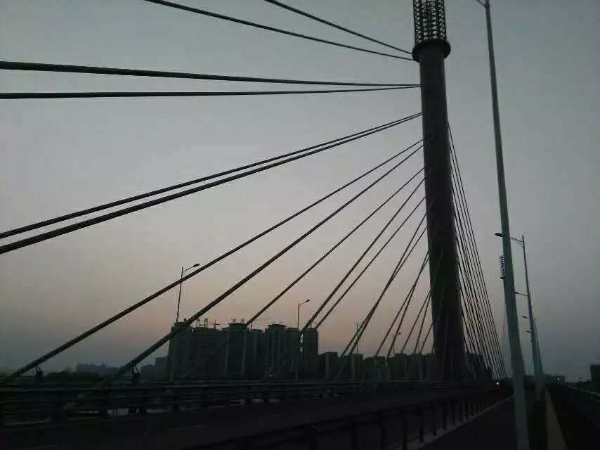 评级下调对公司的影响,万达评级下调意味什么