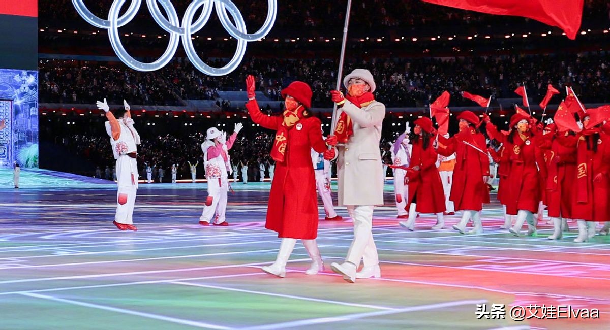 中国冬奥会代表团俄罗斯国旗入场,中国冬奥代表开幕式惊艳全球