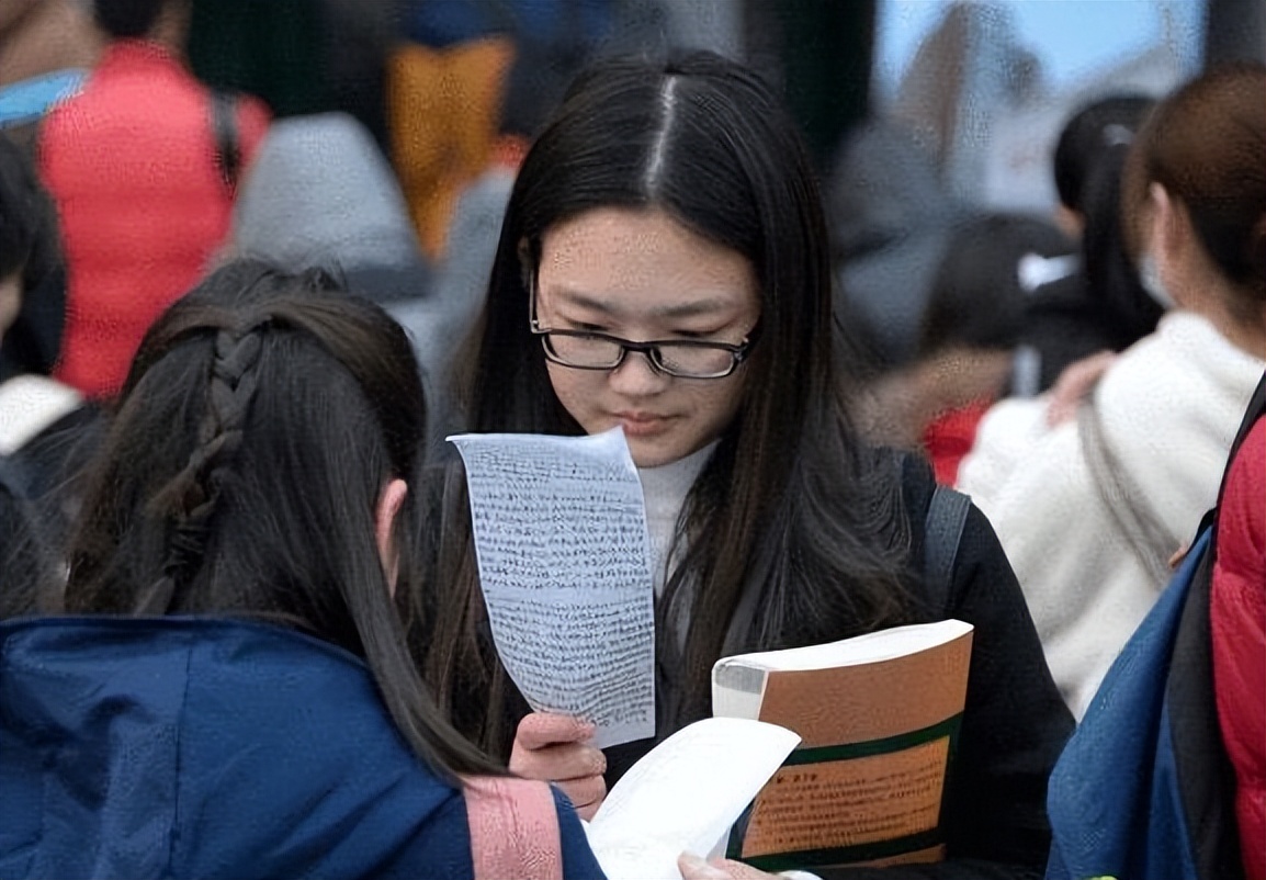 大学专业就业前景排行100名,大学热门专业排名前十名数据分析