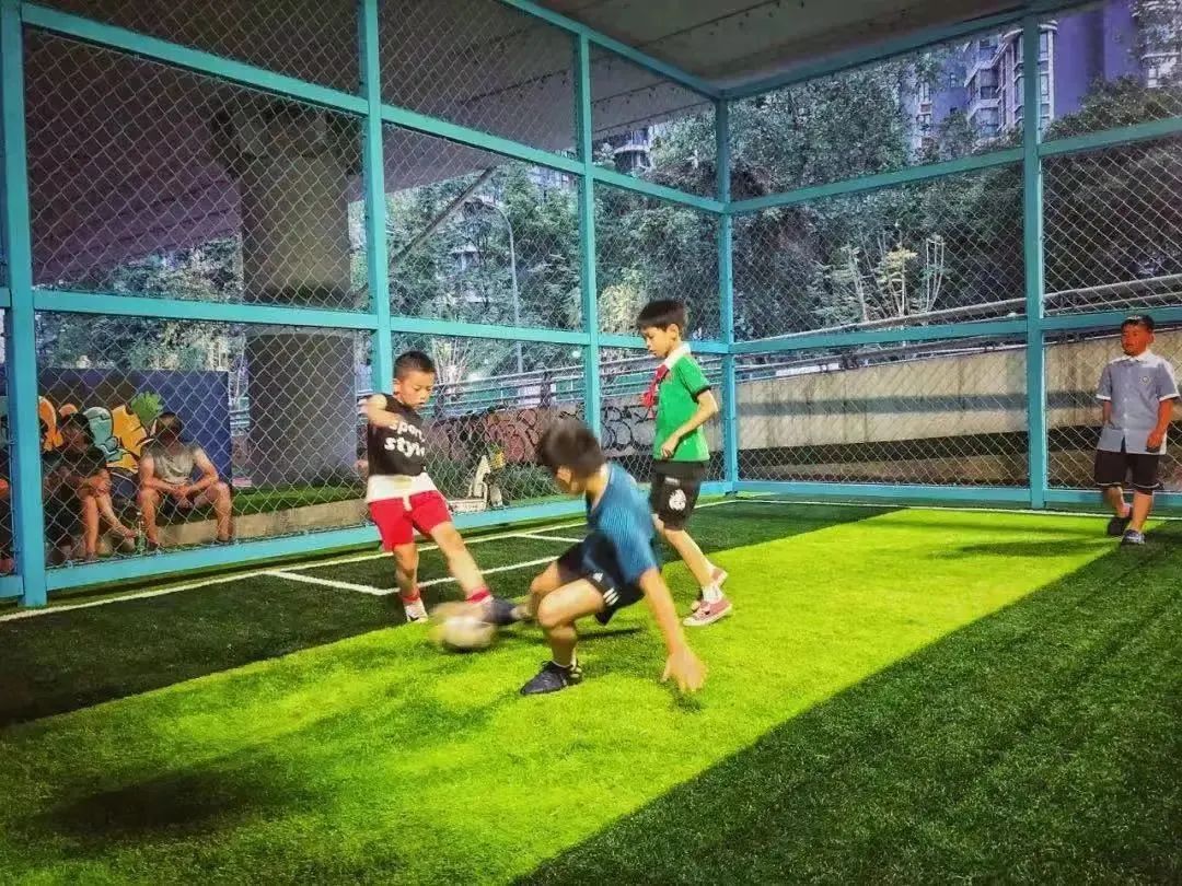 闄嗗啿杩愬姩瑙嗛,闄嗗啿楠戣