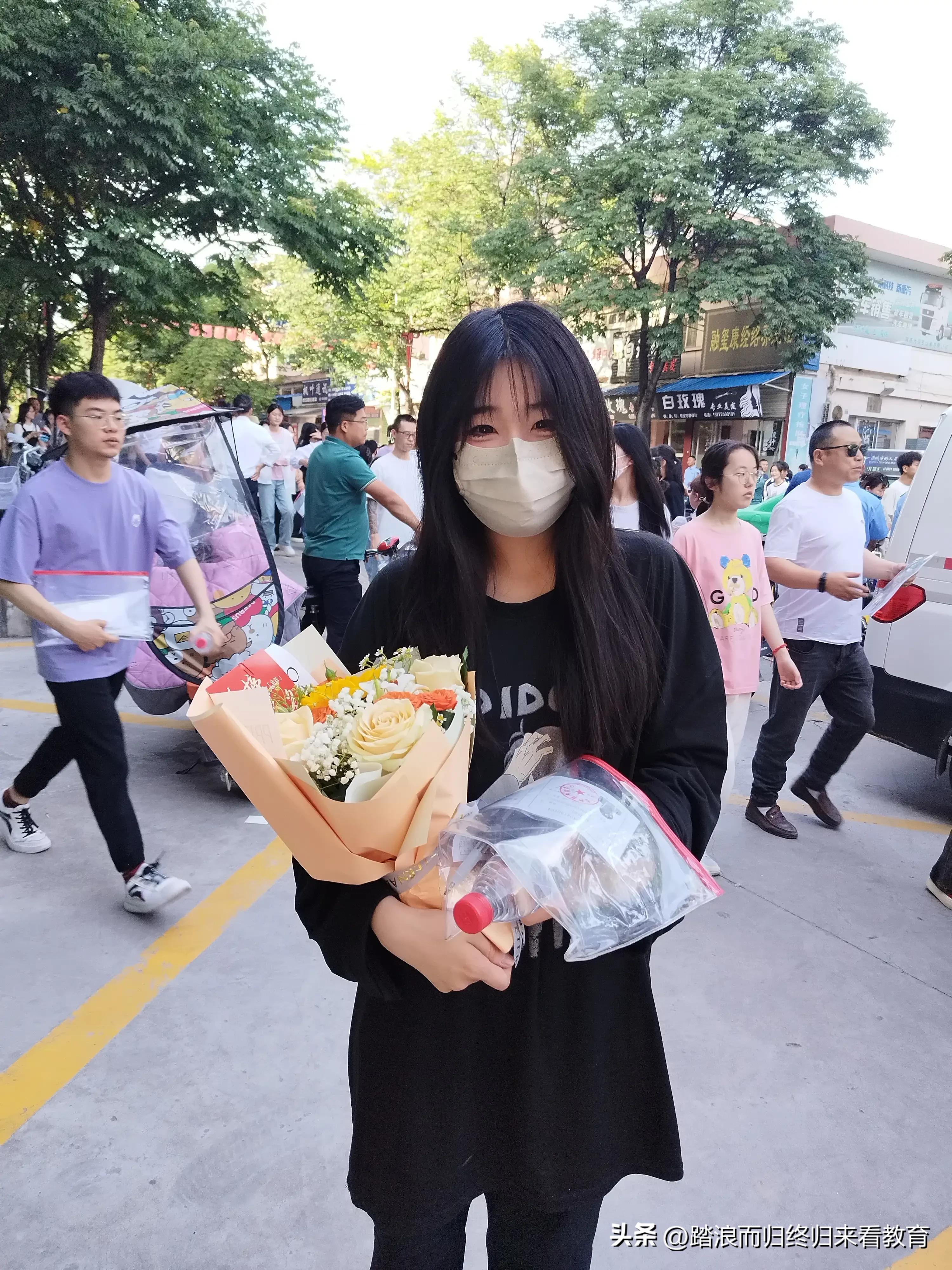 从高考试题中走近著名女医生谭云仙