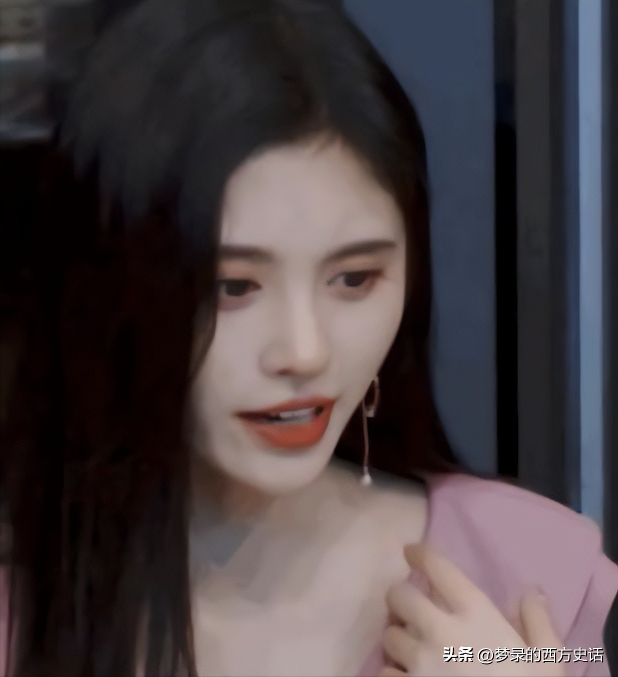 瘦成排骨、整容上瘾、强行装嫩，女明星的畸形审美何时休？