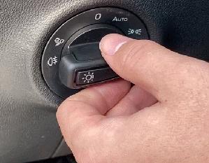 震惊！很多人居然不会！车上这个灯你会用吗？