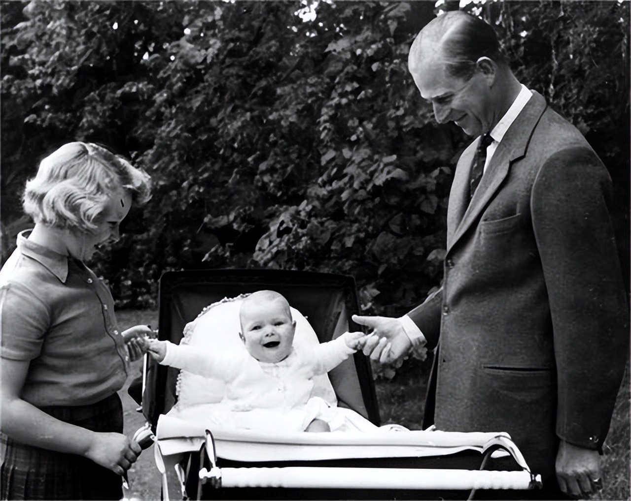 英女王最爱的儿子,英女王最疼爱哪个孙子