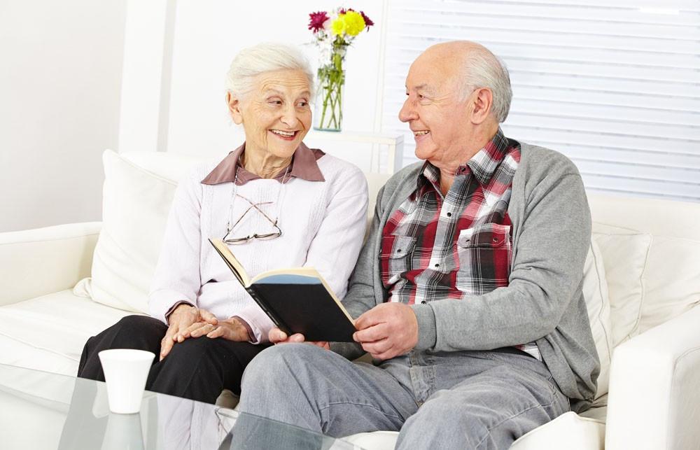 老人临死前回光返照都有什么症状,人在临死为什么会有回光返照现象