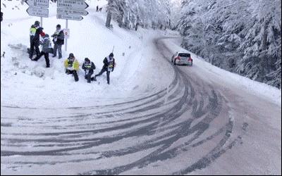 下雪天后驱车开车技巧,分时四驱后驱冬天怎么开