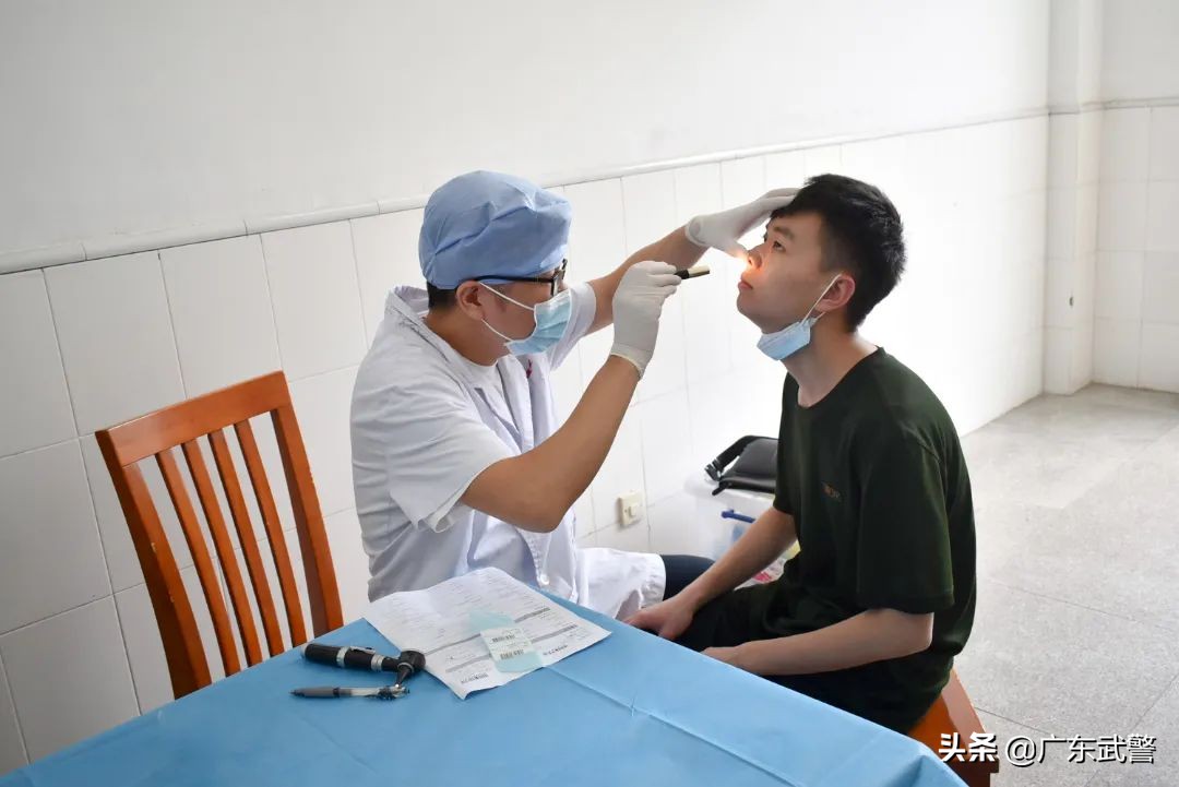 为官兵健康保驾护航,一线医护人员保驾护航