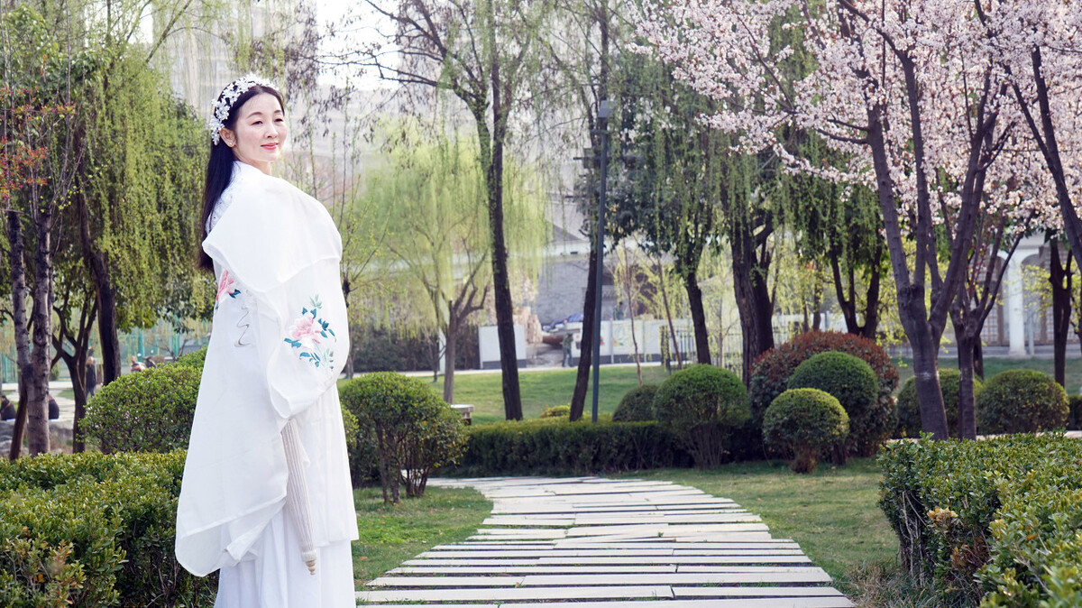 （小小说）真假“老板娘”