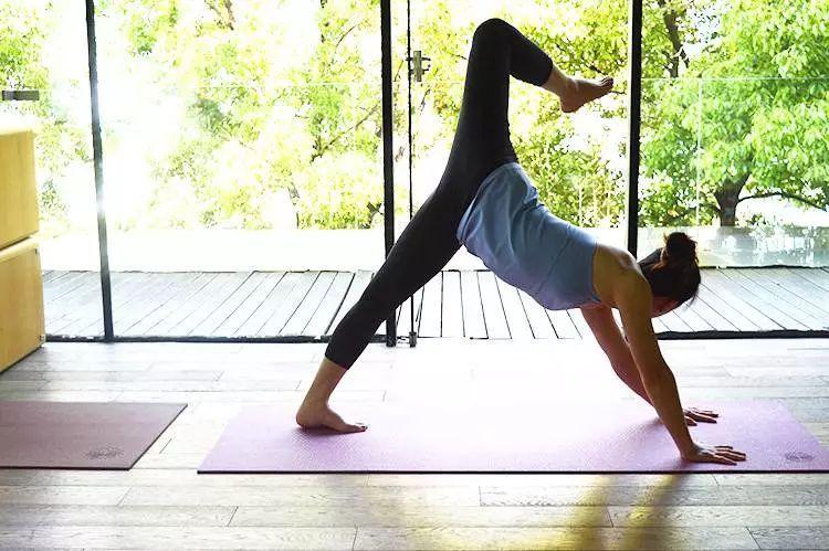 7个体式助你深度拉伸大腿前侧,拉伸大腿前侧的的瑜伽体式