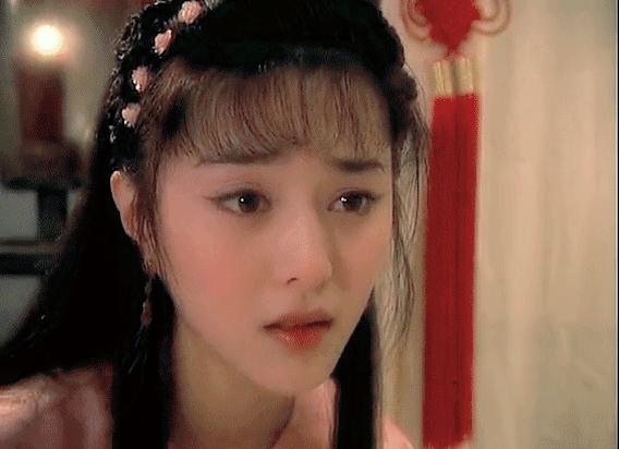 “大秀*光春**”还不害臊,深V露背都不遮掩,这群女明星全员养眼!