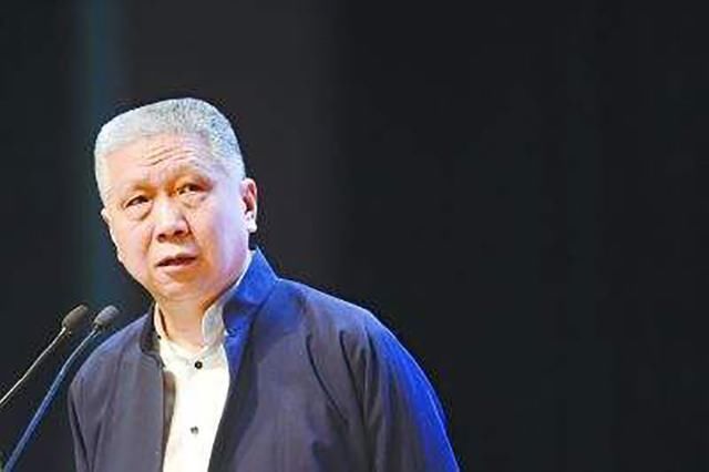 老人捡到一把椅子结果是古董,老人捡到了一把破椅子