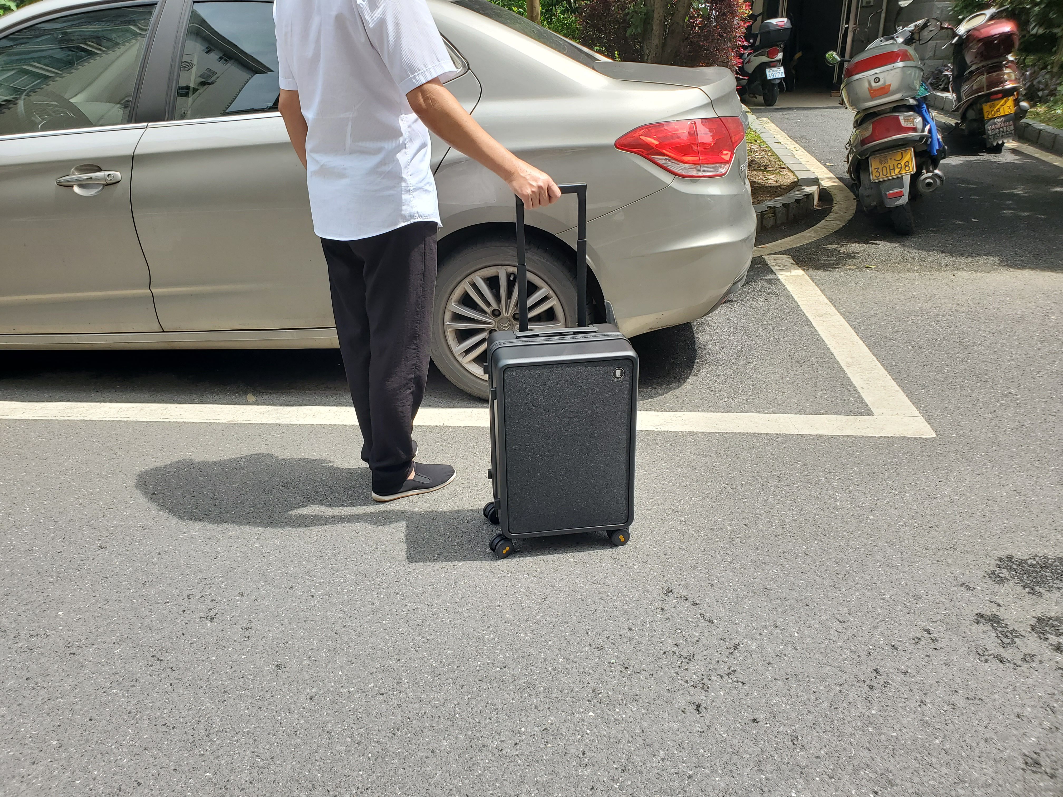 重新定义高端行李箱-地平线8号城市脉搏系列行李箱体验