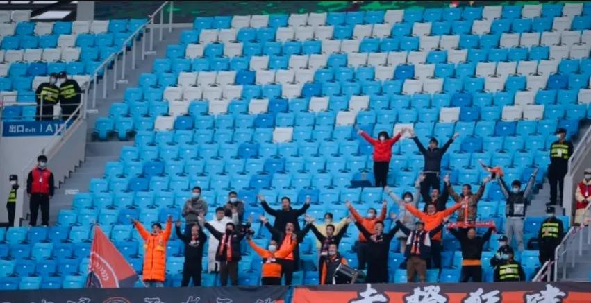 武汉三镇队首败,武汉三镇夺得中超冠军三年三冠