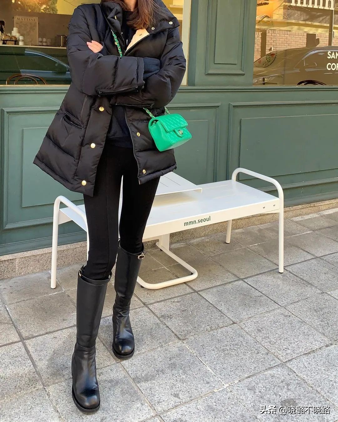 最近比较火的马丁靴和骑士靴,骑士靴跟马丁靴