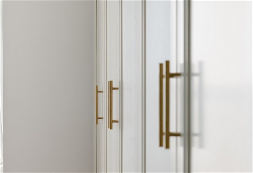 定制衣柜多少钱一平比较划算,定制衣柜价格一平多少合适