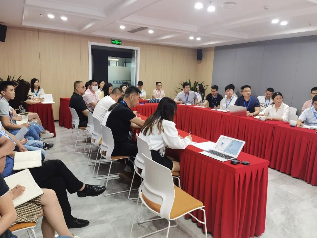 扬帆促发展，偕行创未来——记华亚家私员工培训