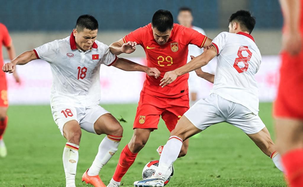 越南足球技术总监谈中国足球水平,媒体谈越南足球崛起的启示