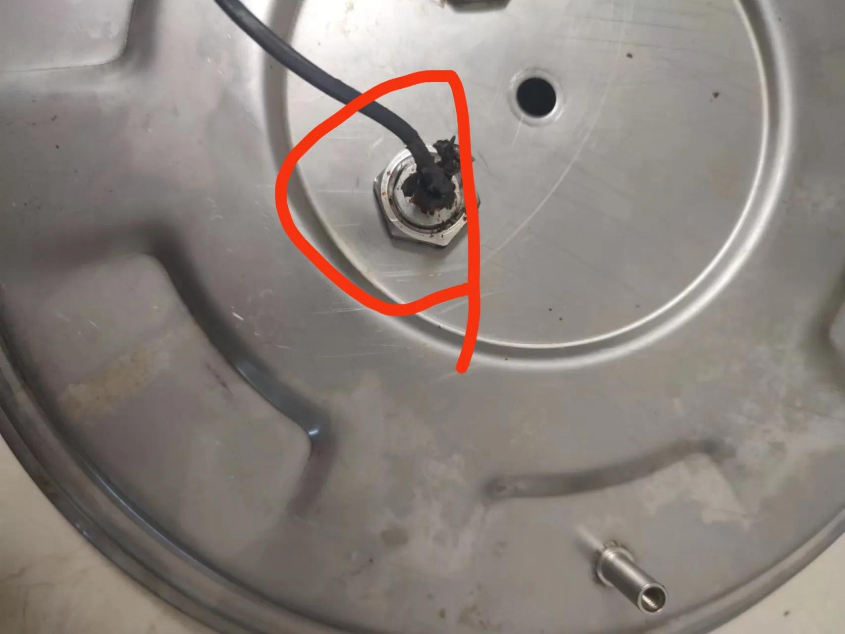 苏泊尔电压力锅e2故障排除方法,苏泊尔电压力锅关不上盖怎么修