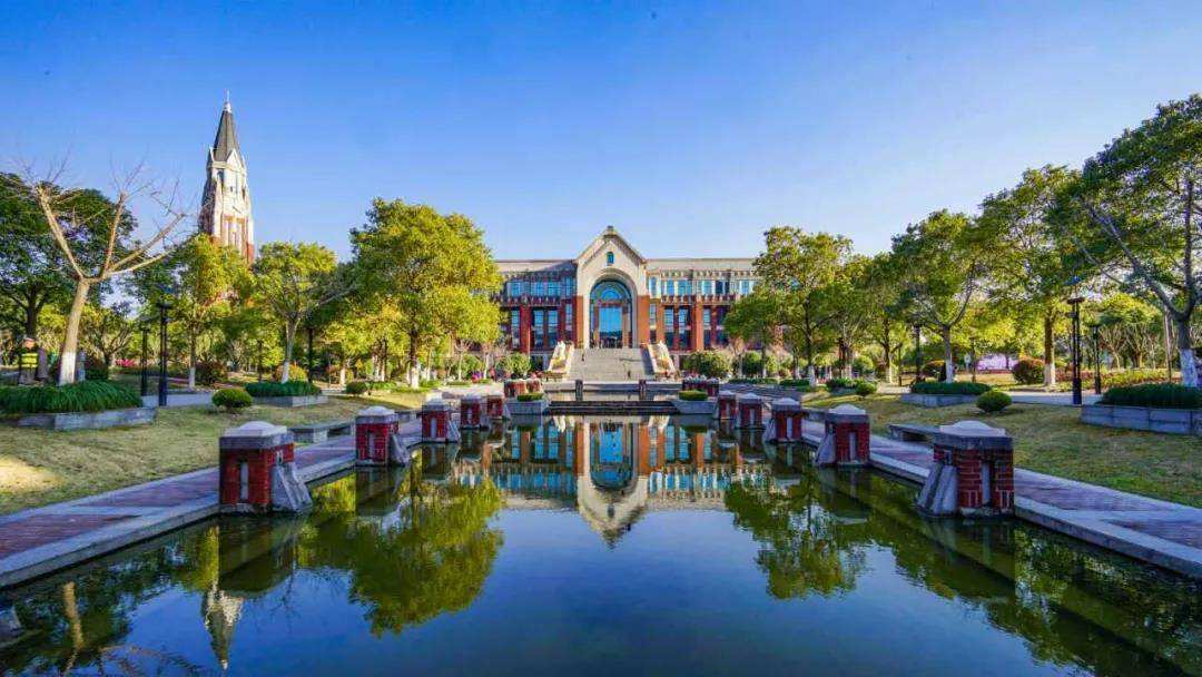 魔都上海是一个非常有机遇的城市,上海魔都深圳号称什么之都