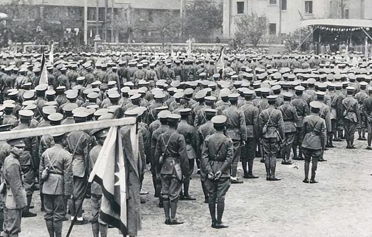 八路军6个师长只有他没成为元帅，晚年担任副主席，儿子是将军