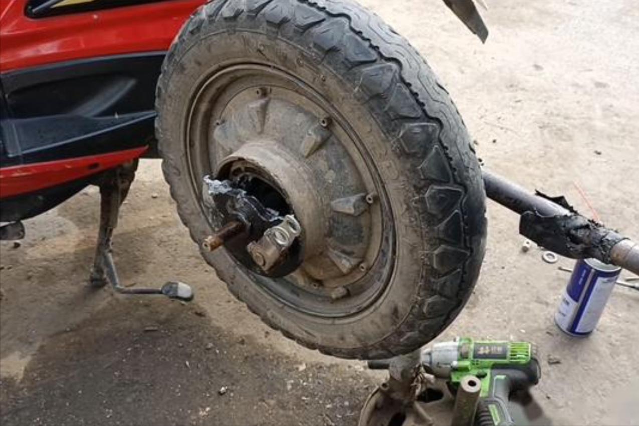 电动车充满电放几天就没电了原因,冬季电动车电池充满后就剩一半电