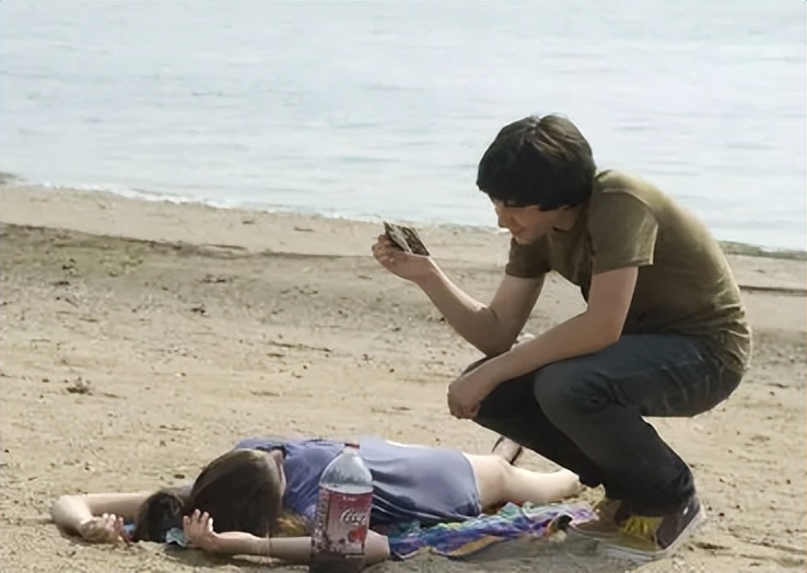 空间与权力关系：《城市岛屿》中的城市规划与生态环境