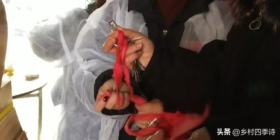 102岁老太太出殡,80岁老太太出殡