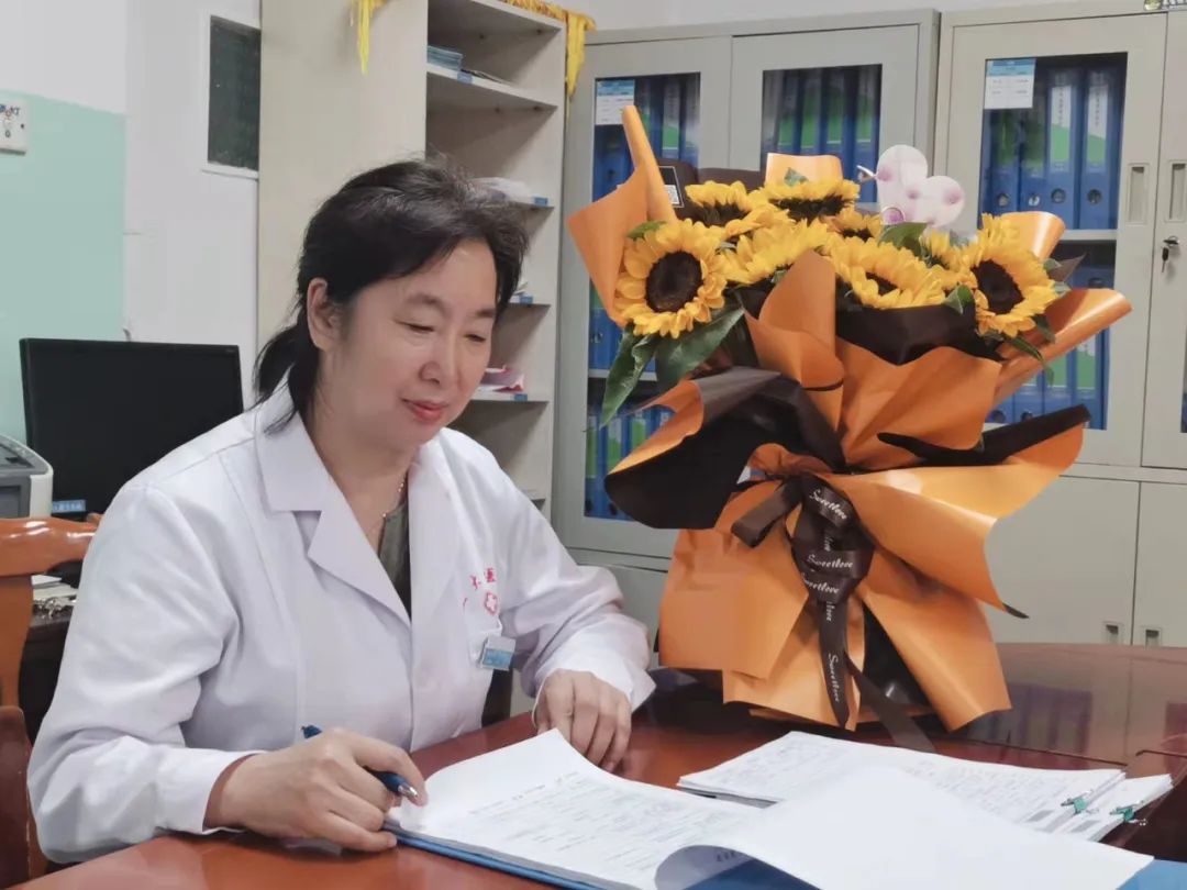 「十大名医风采」——记河北工程大学附属医院妇科主任李静霞