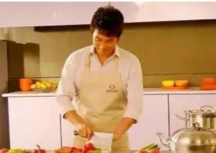 月薪8000男保姆,男保姆一年工资多少