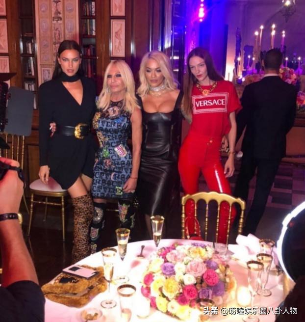 37岁伊莲娜吊打卡戴珊家金小妹，肩抗狮子头好轻松，自己赚钱真爽