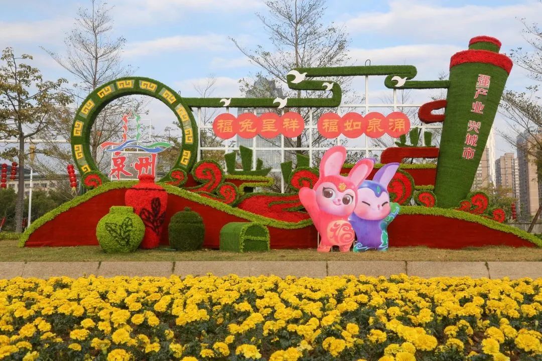 新春走基层年渐近年味浓,新春走基层石头村高挂迎客来