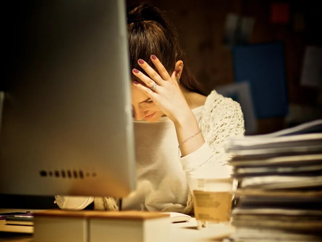 晚餐太晚会长胖吗,晚餐吃太饱太迟的坏处