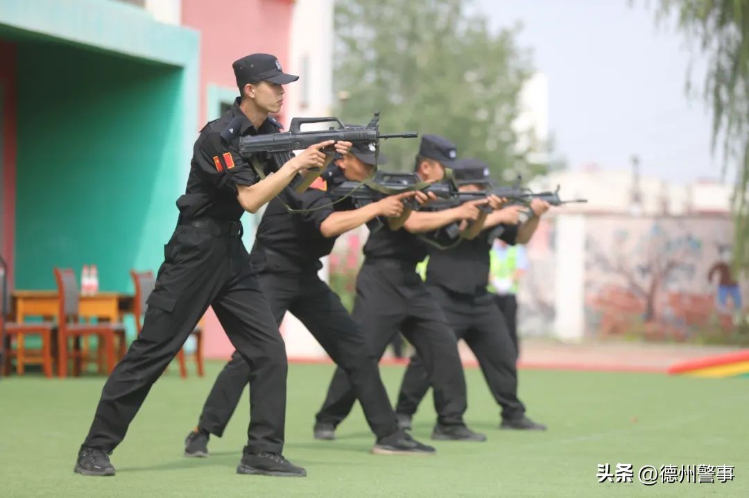 跟着警察去抓酒驾,跟着警察叔叔去出警