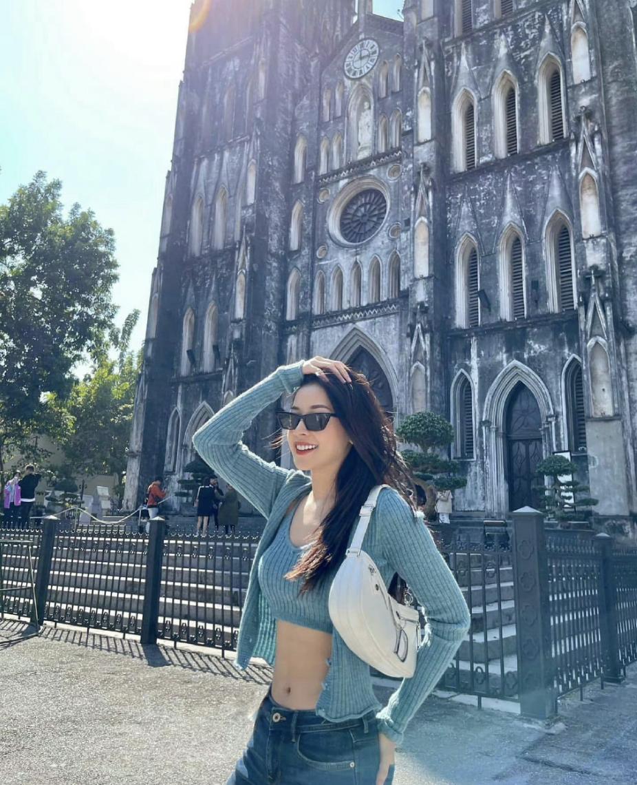 越南版“杨幂”—浪姐4选手芝芙，性感又甜美的穿搭技巧