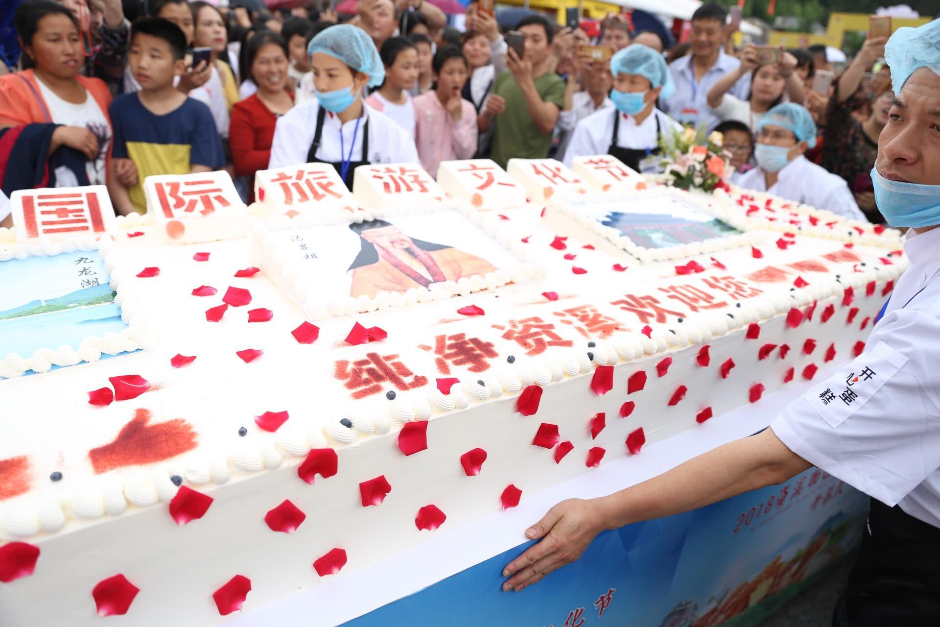 人口不足10万的小县城，为何能走出5万烘焙大军与百亿独角兽